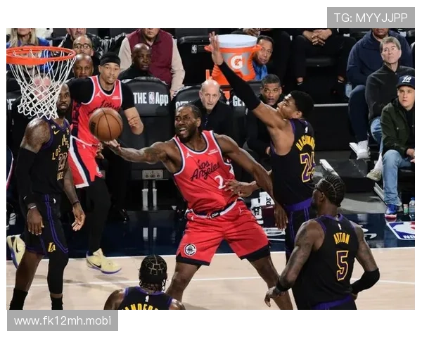 快船拒湖人逆转 小卡复出制胜